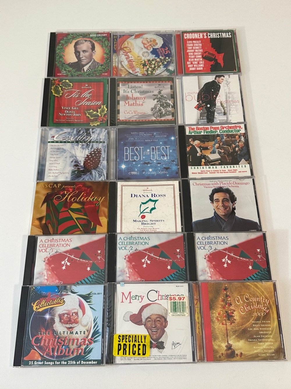 18 - HOLIDAY FESTIVE CHRISTMAS CDS